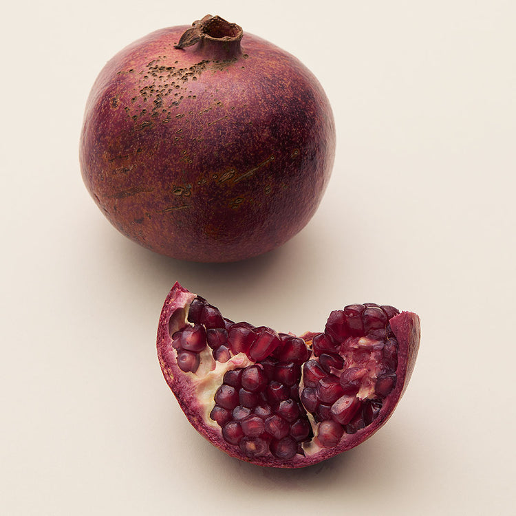 The Benefits of Pomegranate Extract on Scalp and Hair